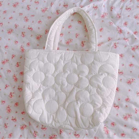 Puffed Quilted Bag with Tulip Flower - Picture 5 of 7